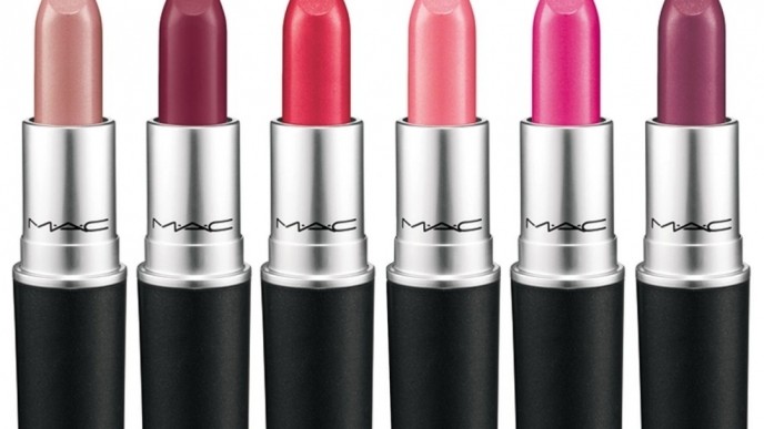 MAC Lipstick + 3 Samples Just $11.90 @ Nordstrom