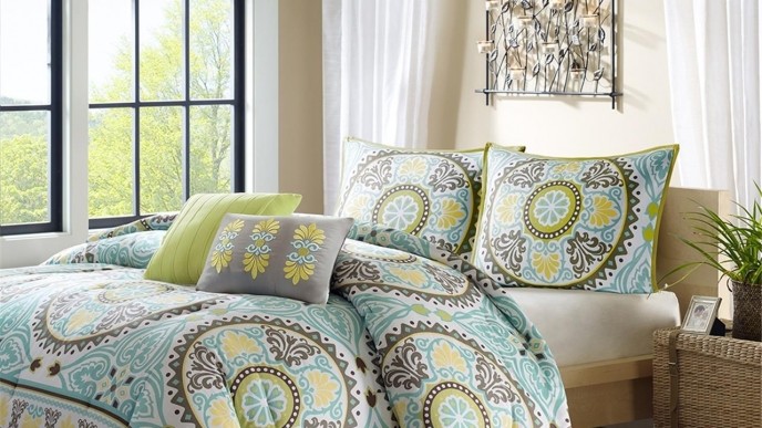 5-Piece Medallion Comforter Set $40 @ Designer Living