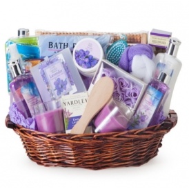 Mothers Day Gift Basket Sale @ Hayneedle
