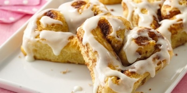 Valentine Heart-Shaped Cinnamon Rolls How-To (With Pictures)