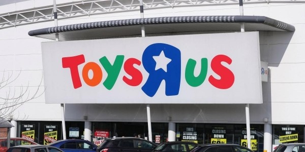 Toys R Us Closing 800 Stores In 2018