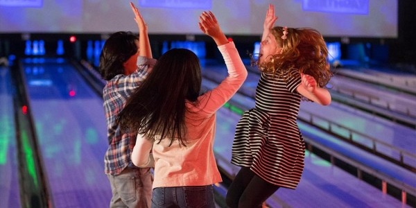 Kids Bowl Free All Summer 2018 (Coupons, Dates & More)