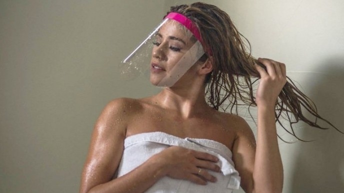 Keep Your Face Dry With The ShowrShield