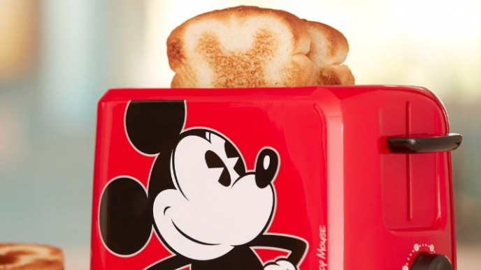 Disney Mickey Mouse Toaster $16.85 @ Amazon