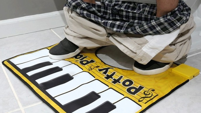 Check Out This BigMouth Inc. Potty Piano!