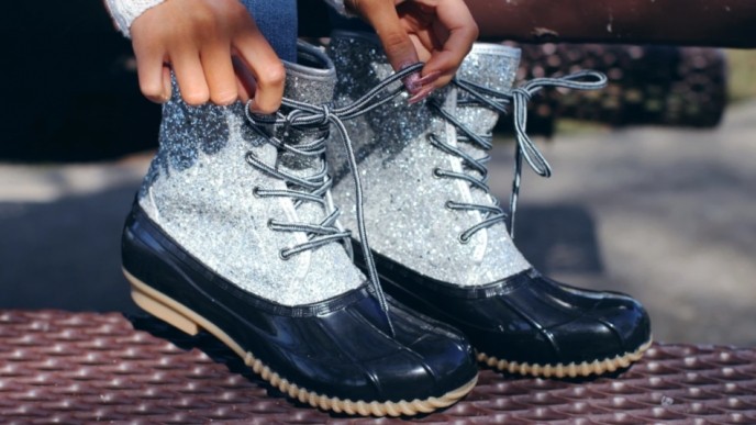 Adorable Glitter Duck Boots From $15.99 @ Amazon