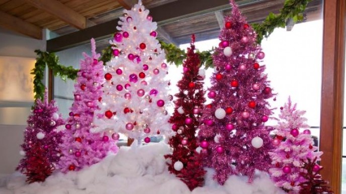 Check Out These Pink Christmas Decorations @ Amazon