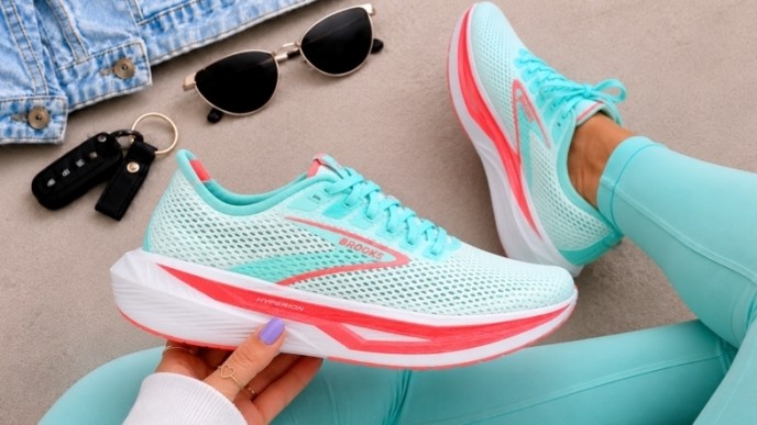 These Coral Brooks Hyperion 3 Sneakers Are $30 OFF Right Now