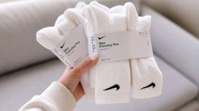 6 Pairs of Nike Dri-FIT Crew Socks Are Only $10.50!