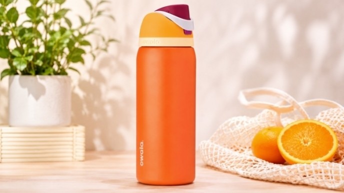 Owala Citrus Crush 32 oz FreeSip Water Bottle Just $22.39