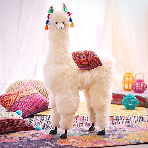 These Giant Llama Statues Are $489 Today @ Zulily 