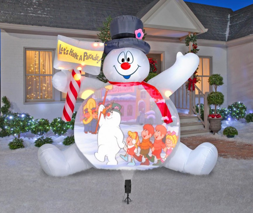 This Giant Frosty Christmas Inflatable Is Insane! 